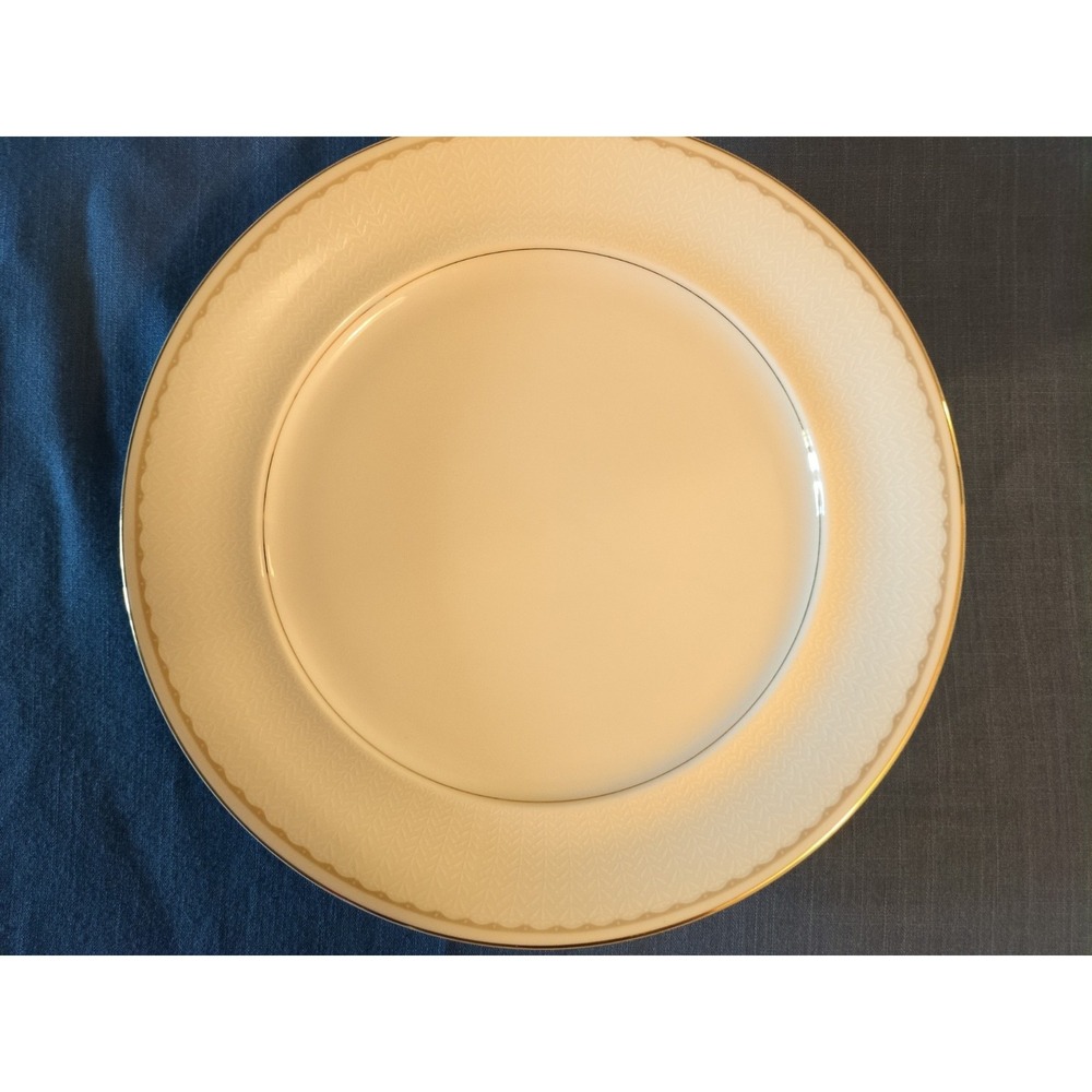 Mikasa Casa Blanca L6218 Petite Bone 12 Inch Serving Plate